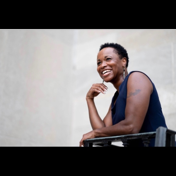 Meet your Posher, Shannon - Picture 1 of 1